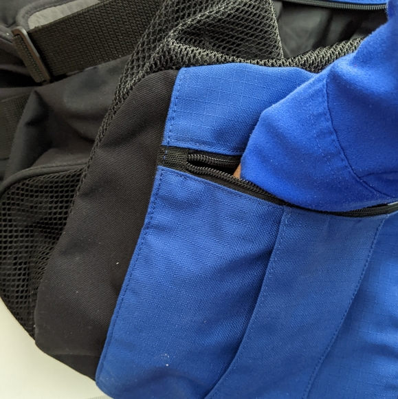 Vtg Outdoor Products Blue and Black Sports Duffle Travel Bag w Handles and Strap - Picture 5 of 16
